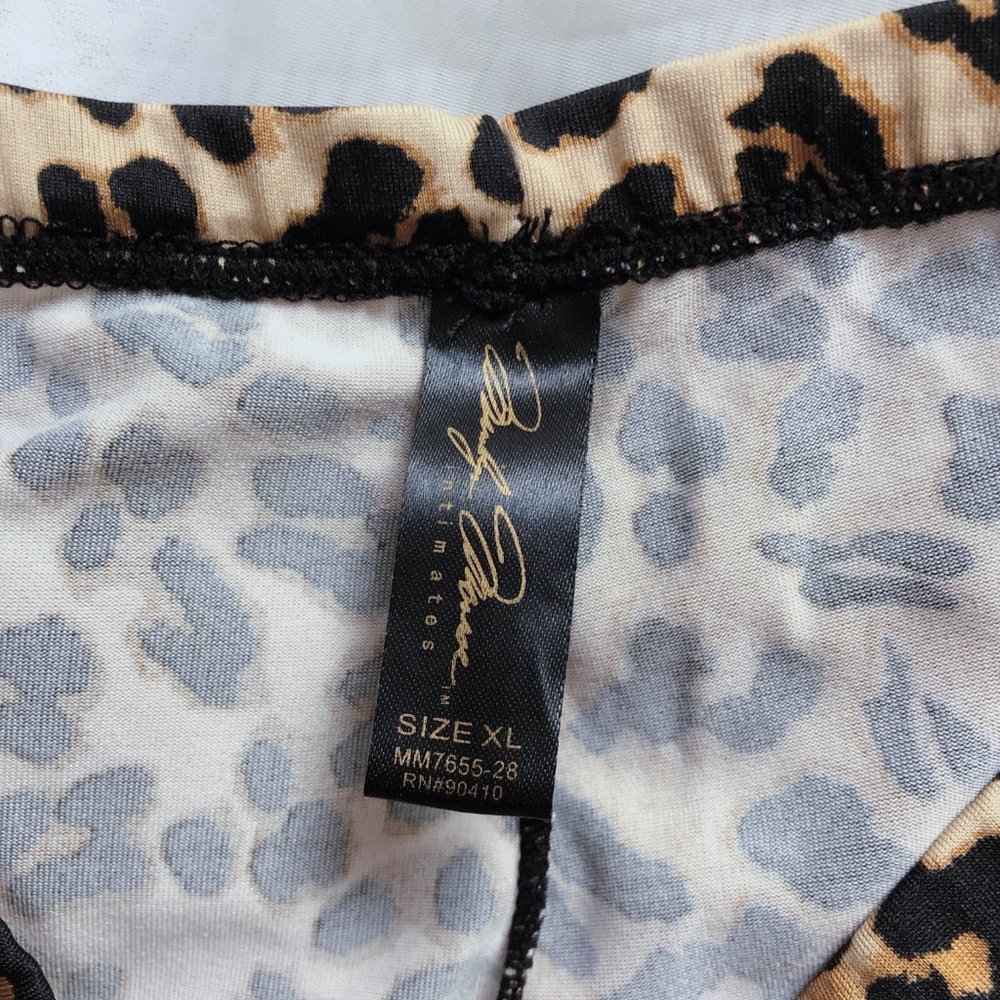 Hot Shorts - Picture 3 of 4